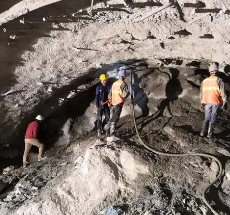 清远拱顶带模注浆料的施工流程及注意事项